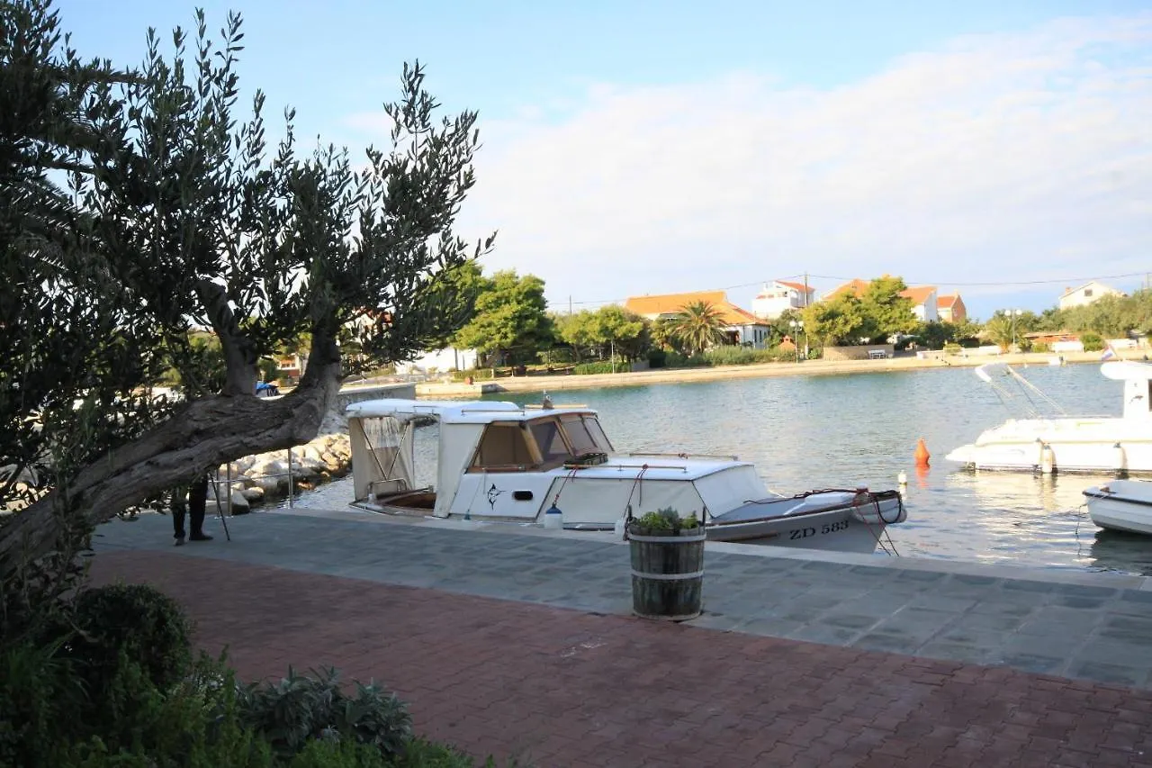 Apartments By The Sea Poljana, Ugljan - 8432
