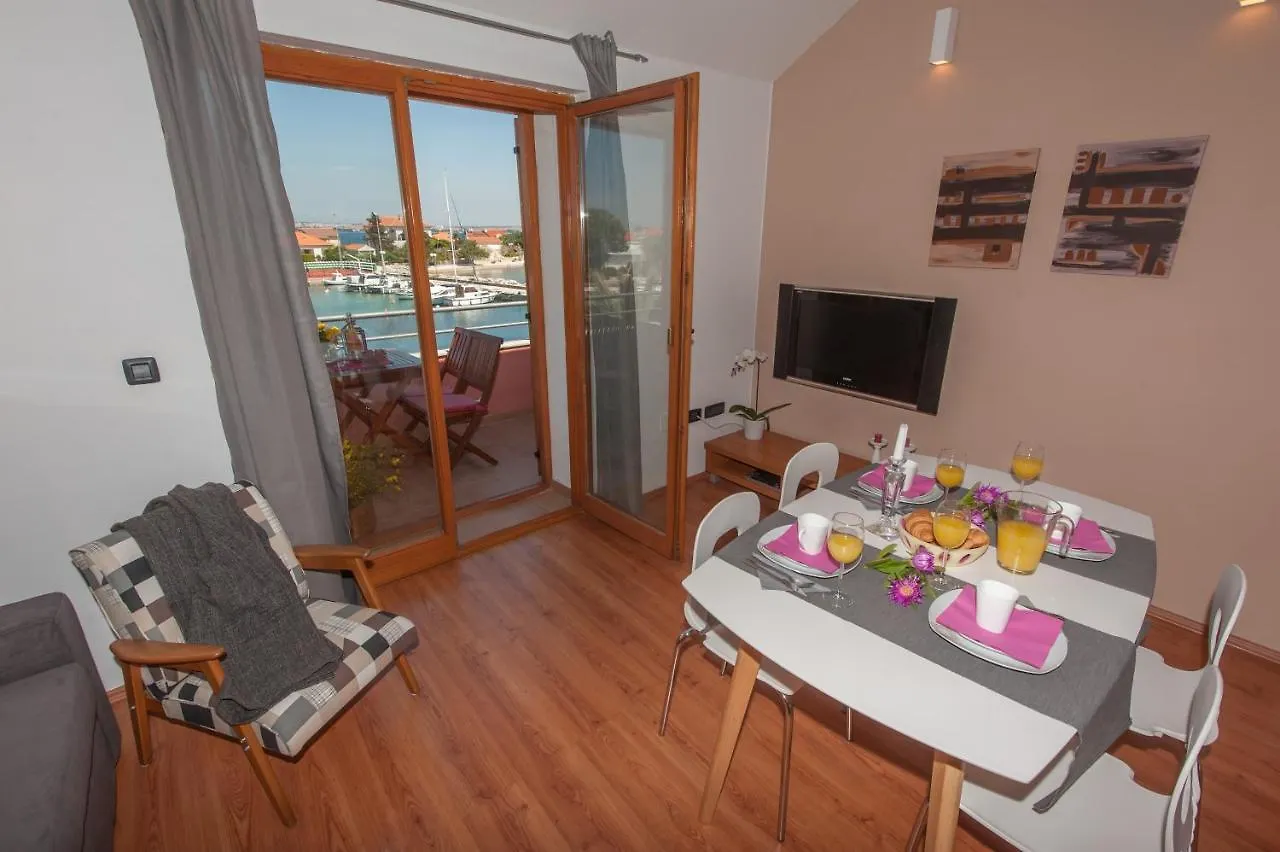 Apartments By The Sea Poljana, Ugljan - 8432  Poljana (Ugljan)