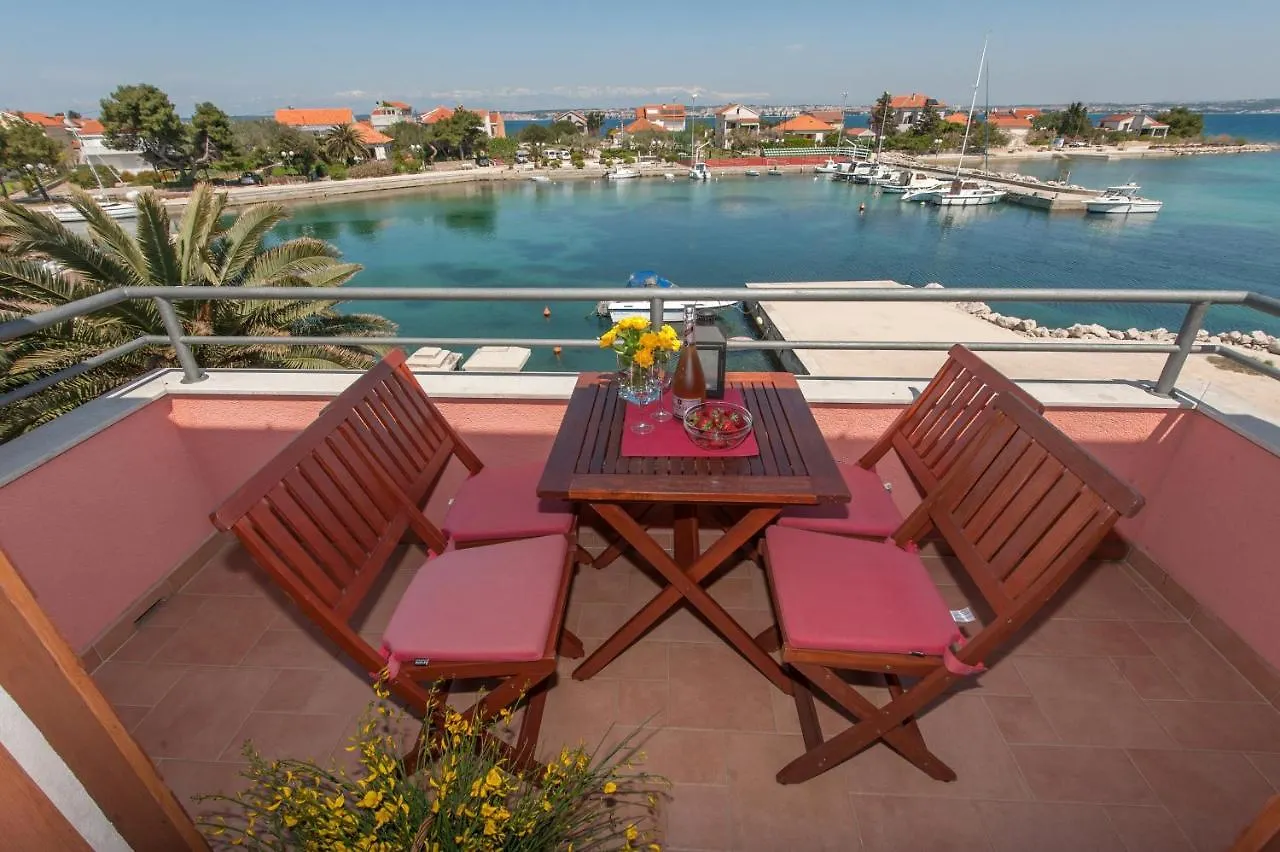 Apartments By The Sea Poljana, Ugljan - 8432 Poljana (Ugljan)